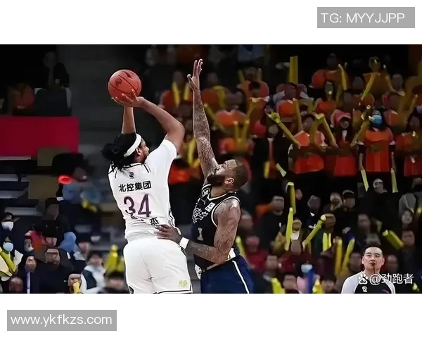 CBA精彩回放广东队对阵上海队12月12日比赛全程回顾与精彩瞬间分析